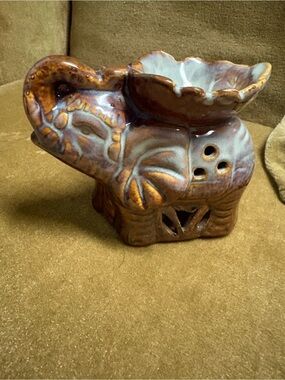 Handcrafted Ceramic Elephant Oil Burner - Brown & Cream